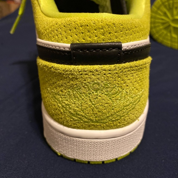 Retro Jordan’s 1 lows - Picture 5 of 6